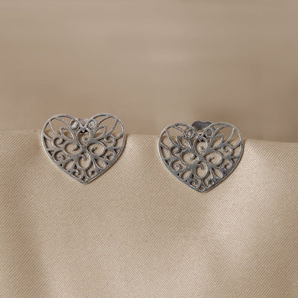 Classic Stud Earrings – Everyday Elegance